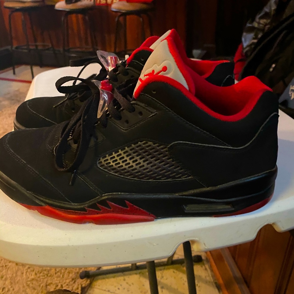 Jordan 5 retro low 90 alternative (Men’s size 11)